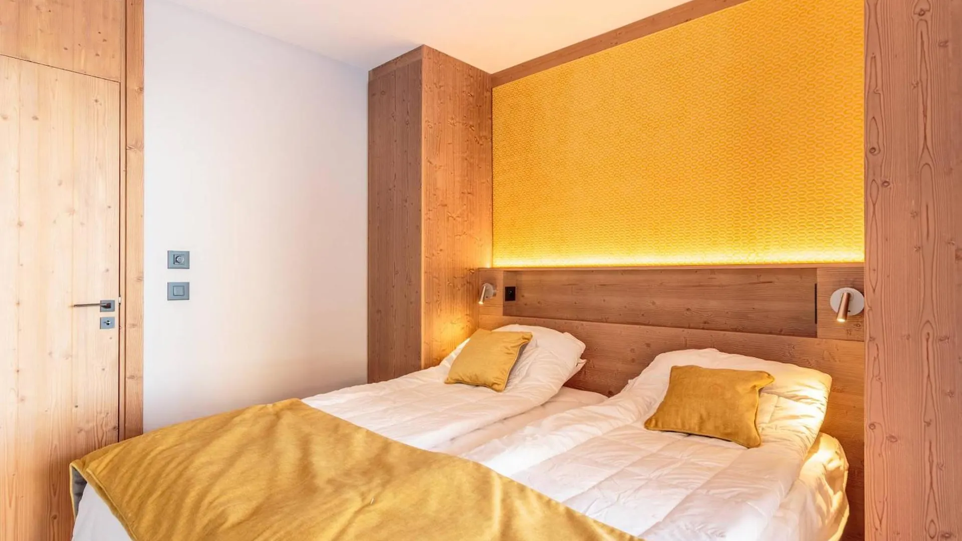 Appartement De Luxe 4* Pour 4 Personnes Avec Spa Et Parking Les Arcs 1800 - Fr-1-352-89 Bourg-Saint-Maurice 0*,  France